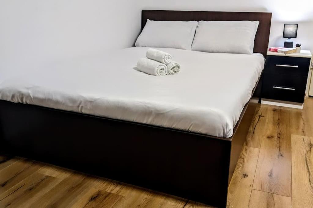 Cosy One Bedroom Flat With Free Parking & Wifi Kluž Exteriér fotografie