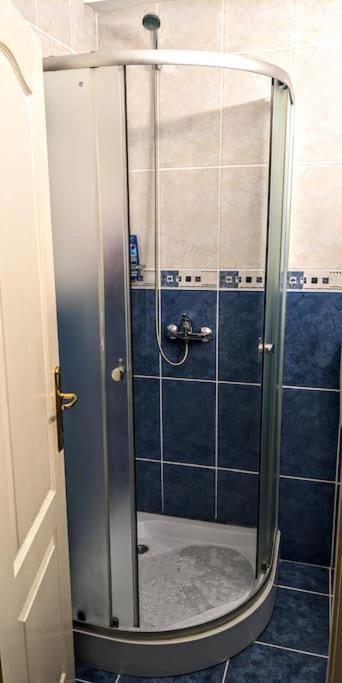 Cosy One Bedroom Flat With Free Parking & Wifi Kluž Exteriér fotografie